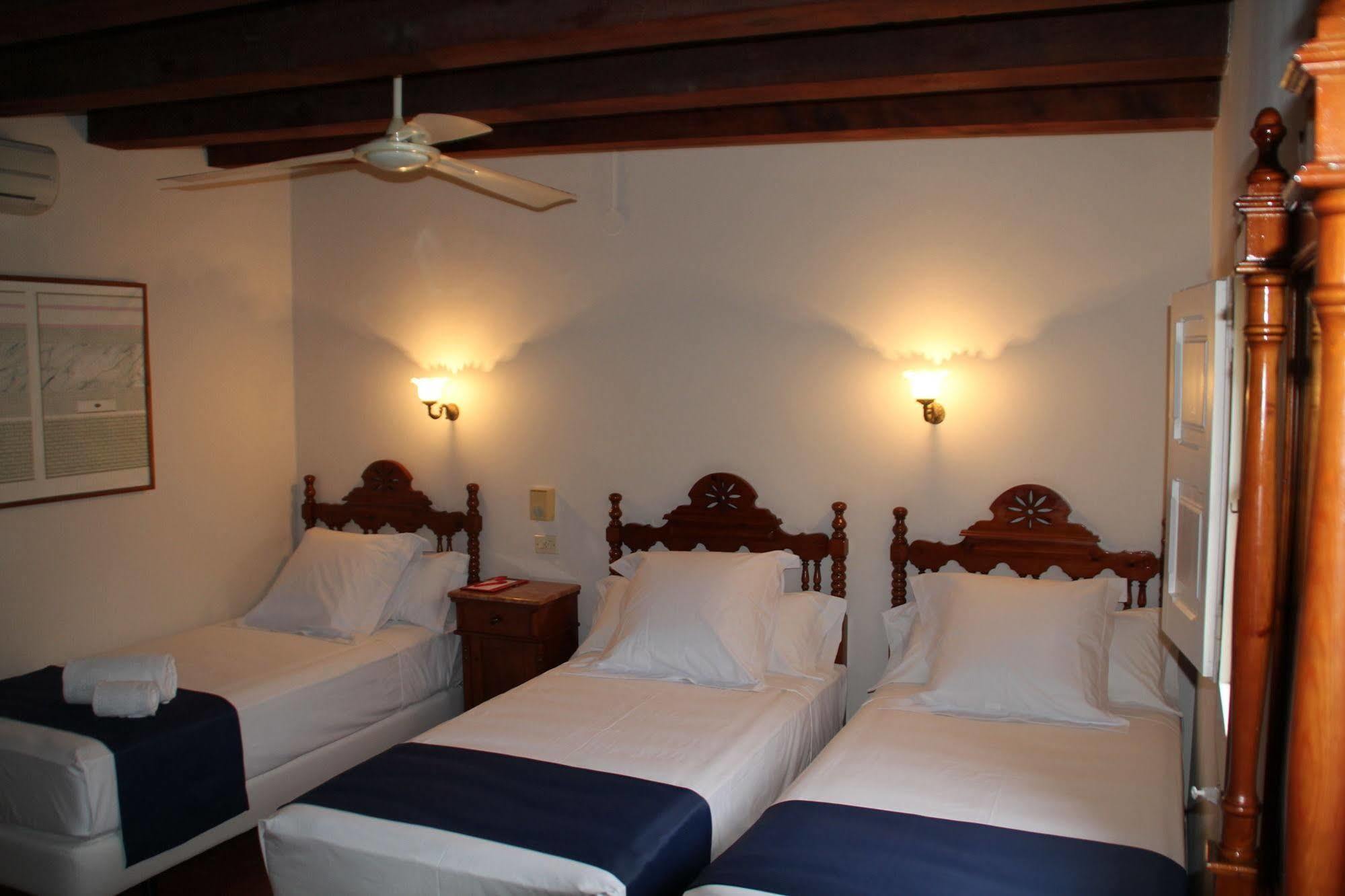 Hotel Medium Renaixenca Sitges Zewnętrze zdjęcie
