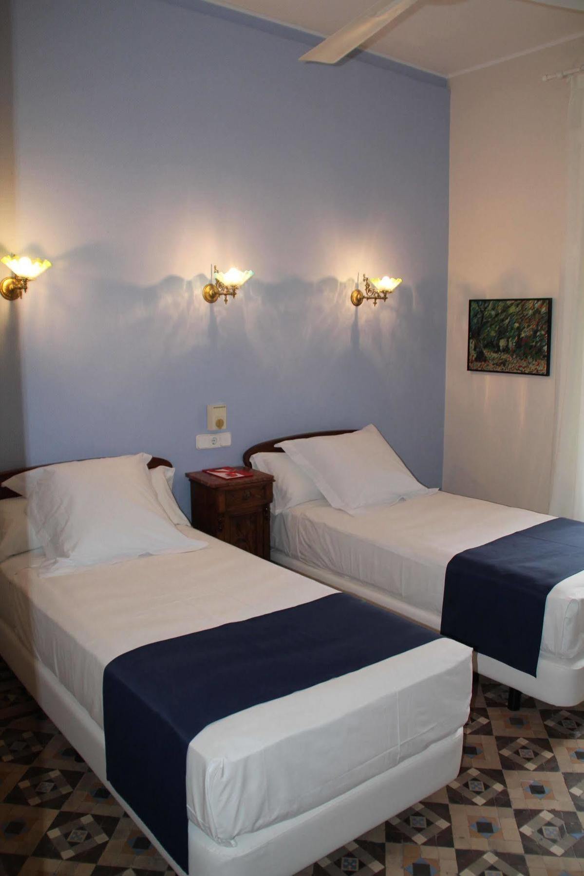 Hotel Medium Renaixenca Sitges Zewnętrze zdjęcie