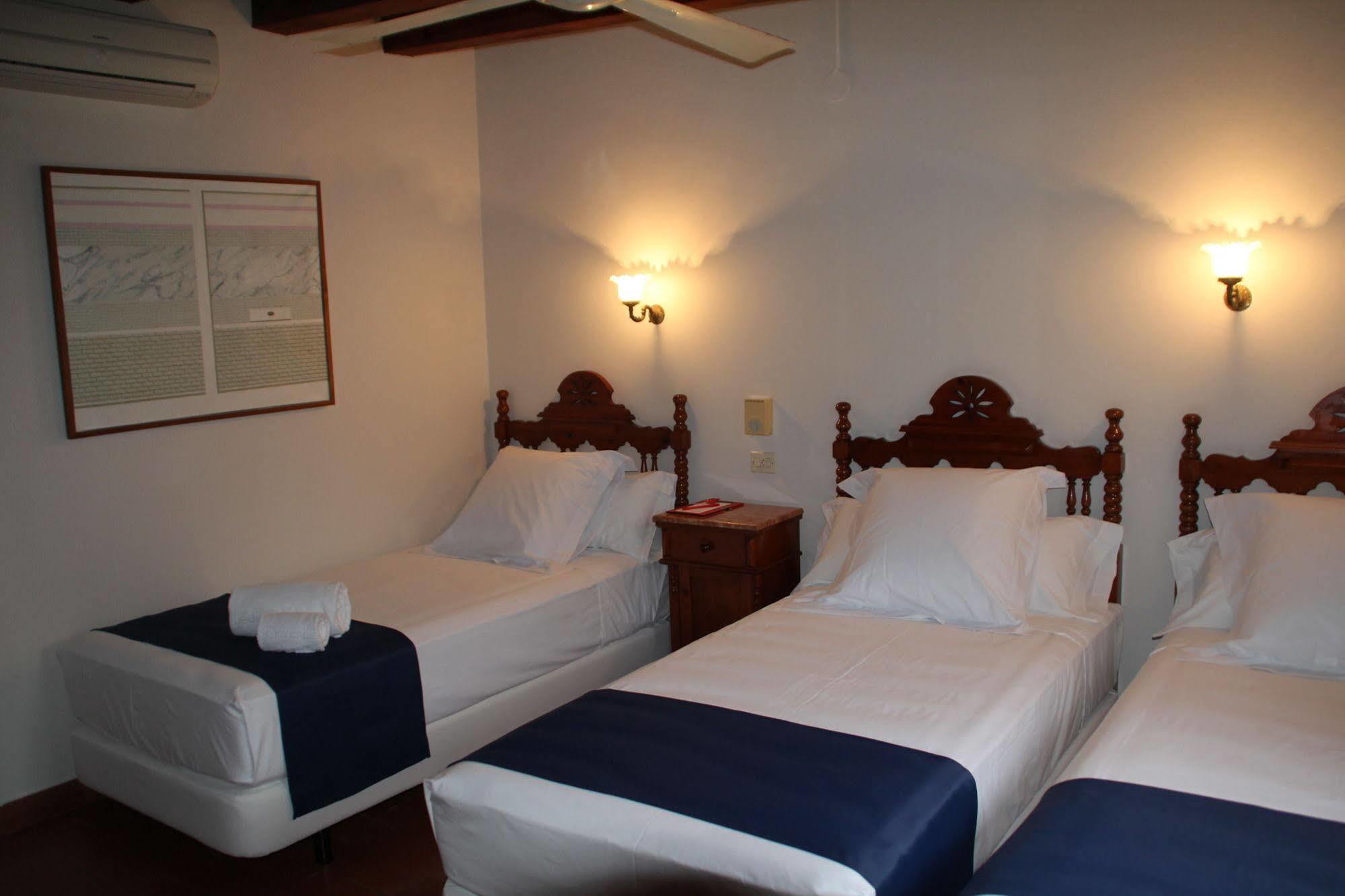Hotel Medium Renaixenca Sitges Zewnętrze zdjęcie